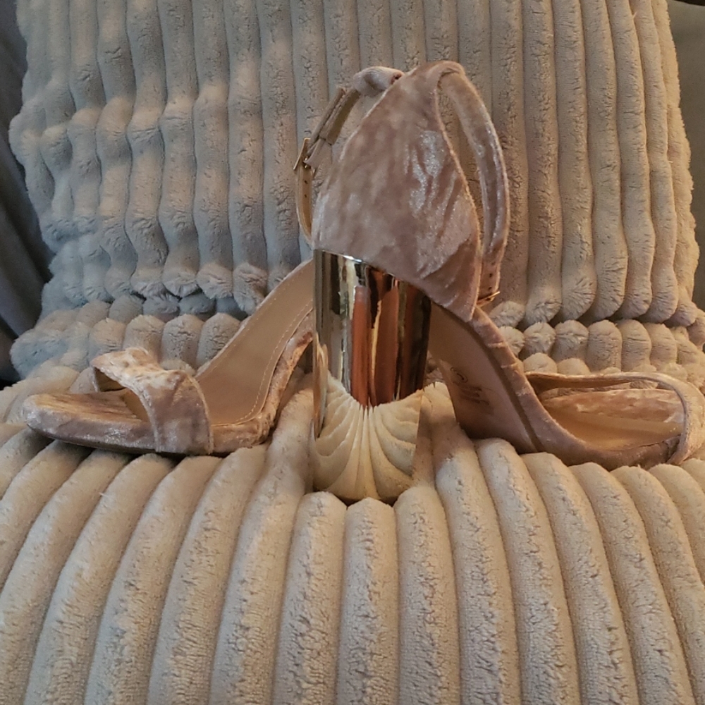 Heel sandal